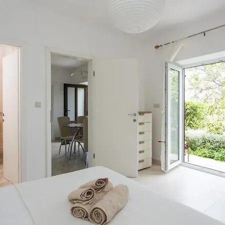 Apartment Maria Donje Celo